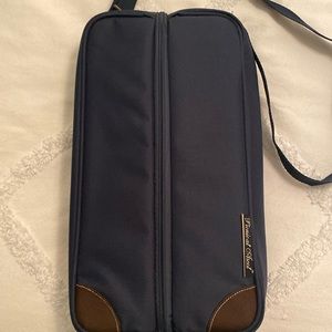 Insulated wine carrier with wine glasses.